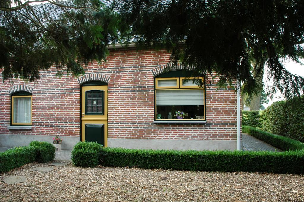 Bed and Breakfast Huize Ouwervelden Wouwsche Plantage Екстер'єр фото